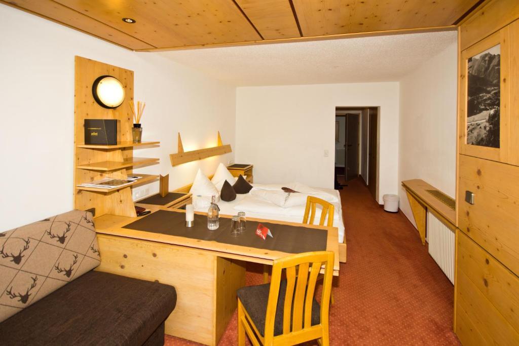 Hotel Garni Hainbacherhof Sölden Rum bild