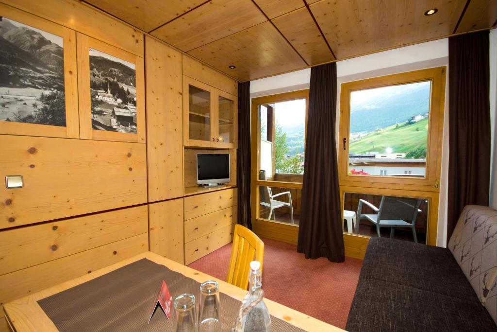 Hotel Garni Hainbacherhof Sölden Rum bild