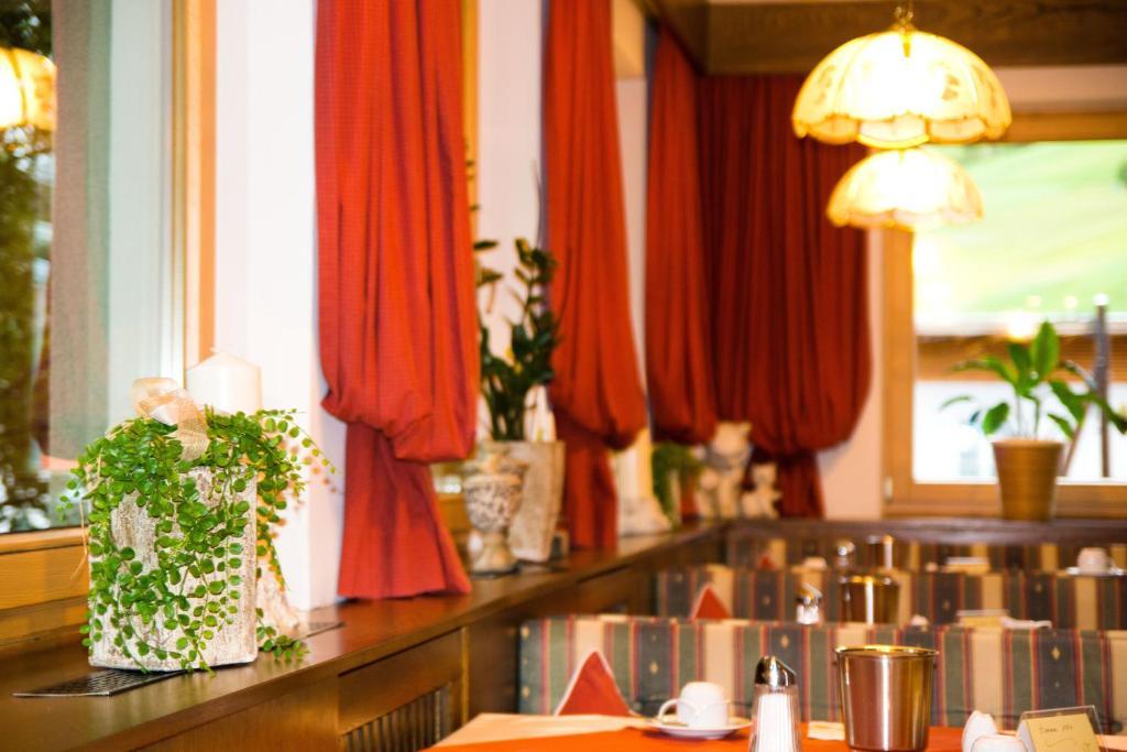 Hotel Garni Hainbacherhof Sölden Exteriör bild