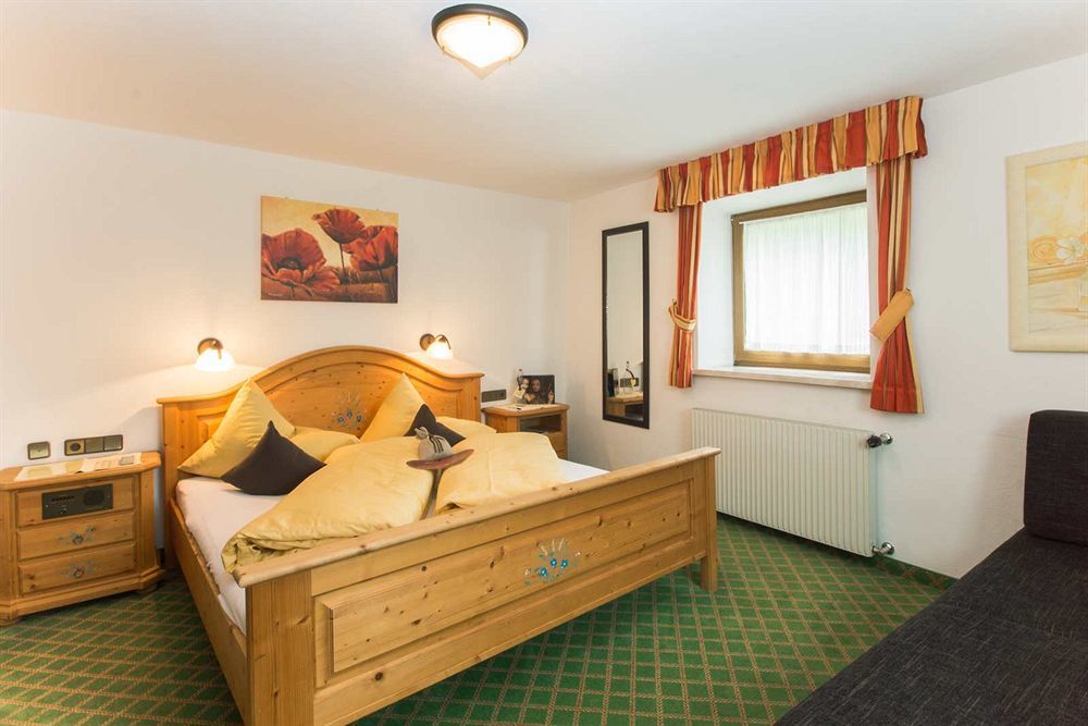 Hotel Garni Hainbacherhof Sölden Exteriör bild
