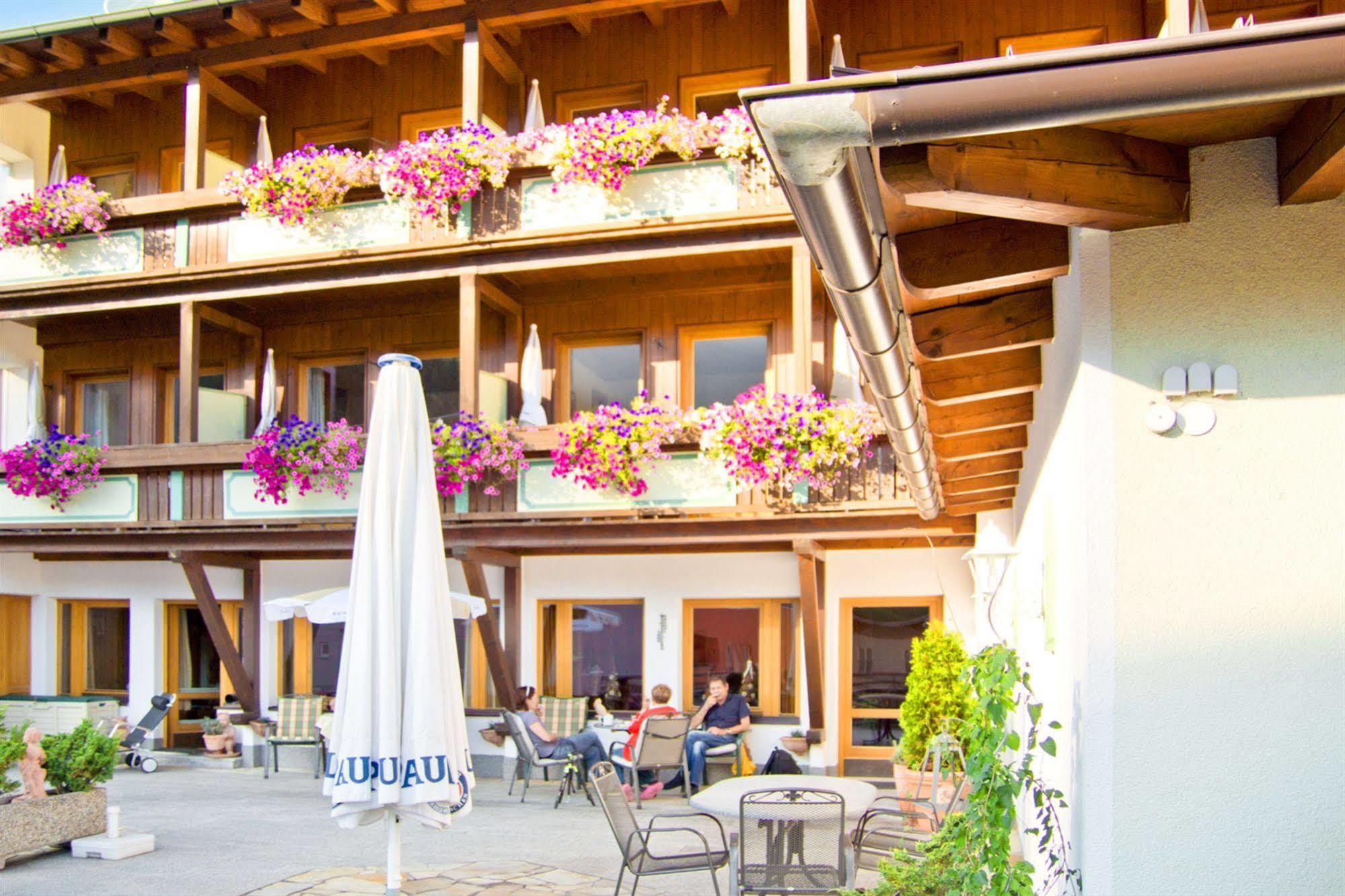 Hotel Garni Hainbacherhof Sölden Exteriör bild